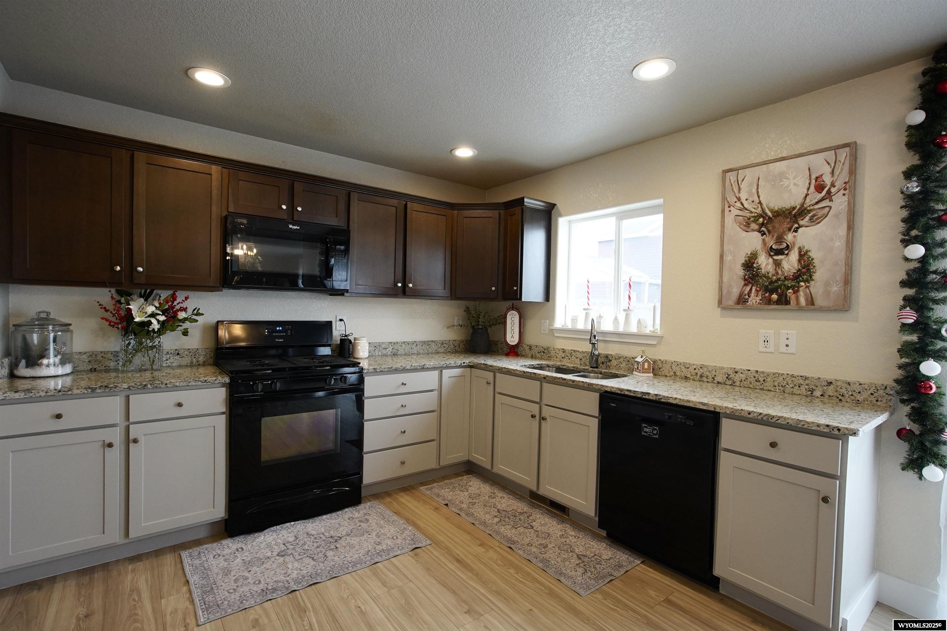 5250 River Xing Avenue Mills, WY 82644 - Photo 2 of 45