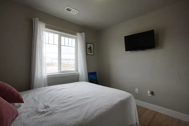 $420,000 | 5250 River Xing Avenue, Mills, WY 82644