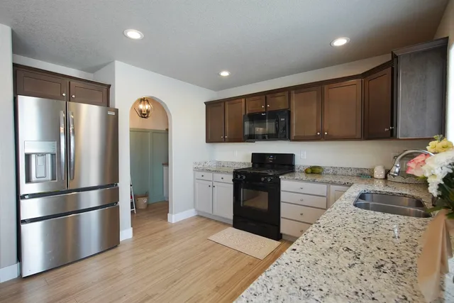 $420,000 | 5250 River Xing Avenue, Mills, WY 82644