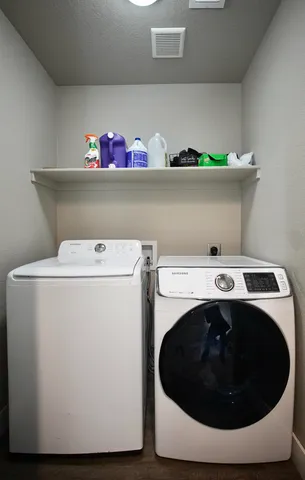 $420,000 | 5250 River Xing Avenue, Mills, WY 82644