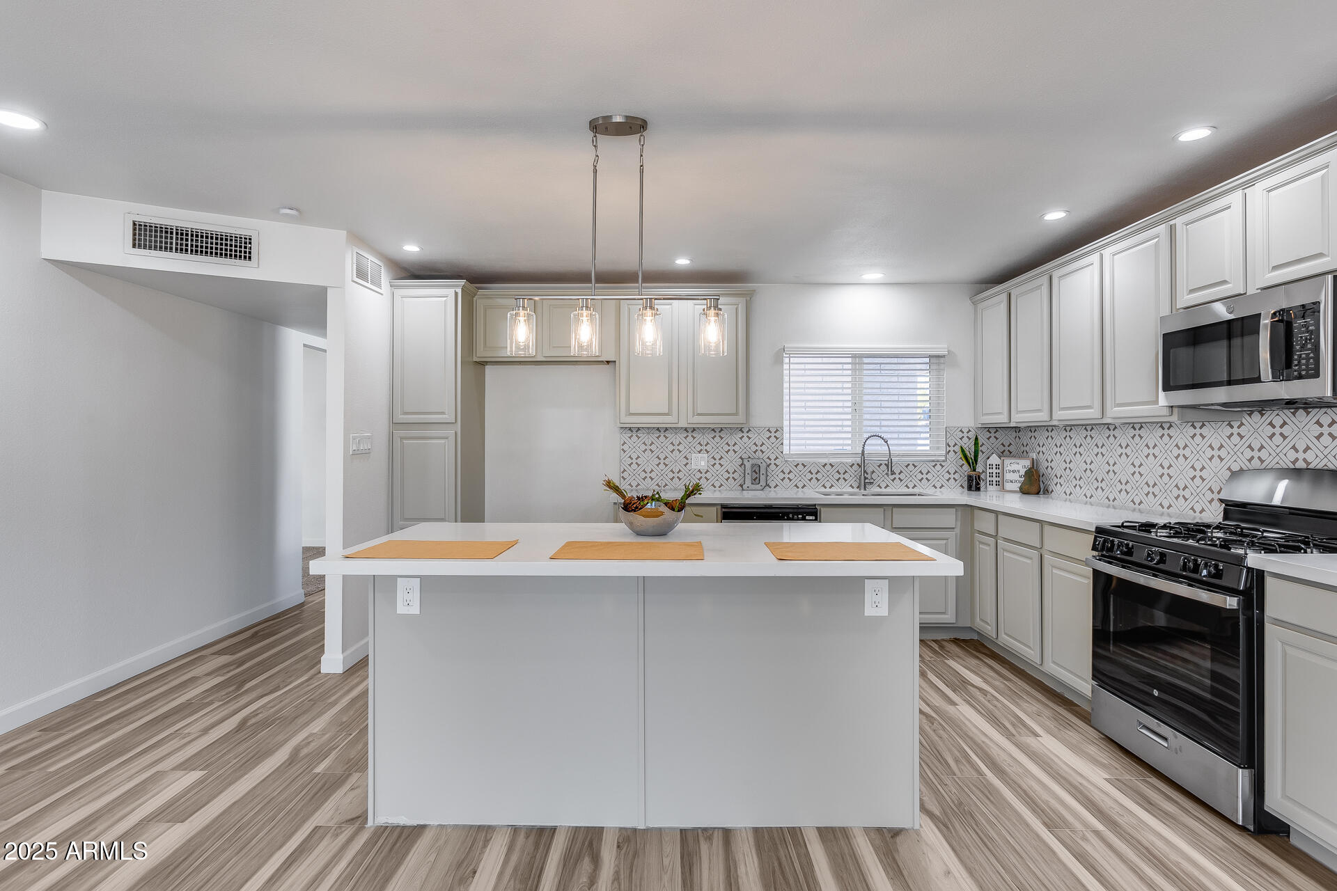 1716 West Butler Drive Phoenix, AZ 85021 - Photo 2 of 74 Gallery Image 2