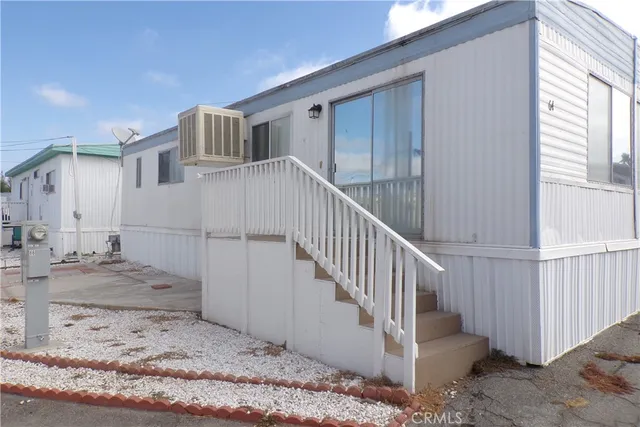 a view of entryway and hall