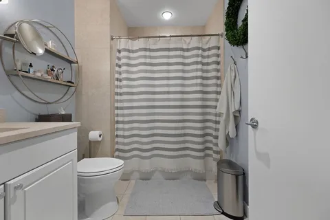 $749,000 | 80 Broad Street, Unit 306, Boston, MA 02110