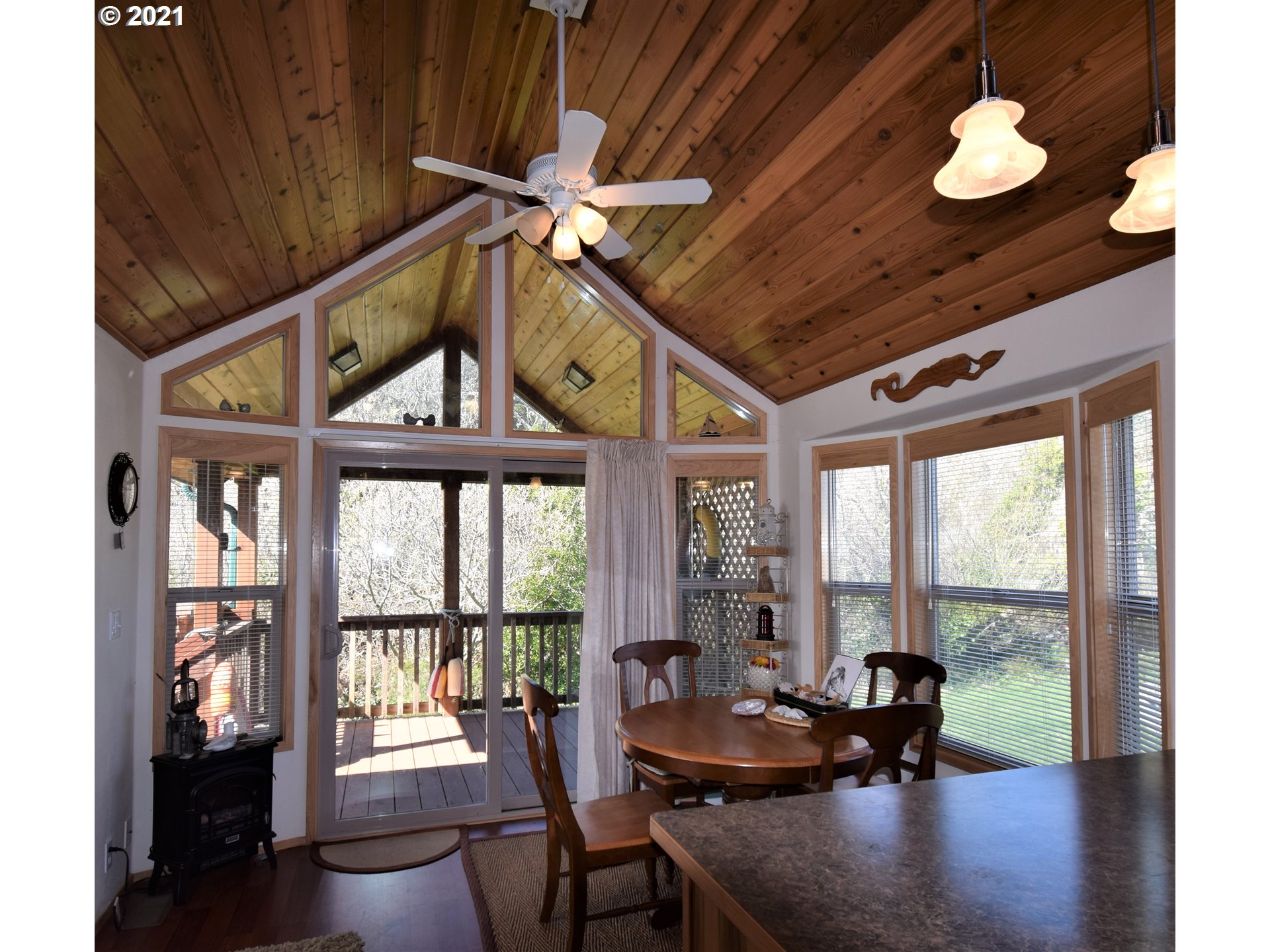 53877 Beach Loop Road, Unit 7 Bandon, OR 97411 - Photo 9 of 25 Gallery Image 9