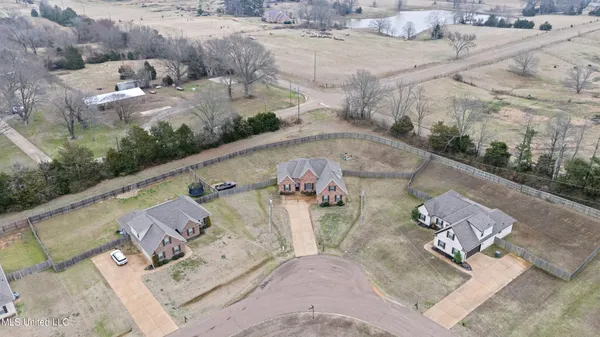 $380,000 | 214 Eagle View Drive, Senatobia, MS 38668
