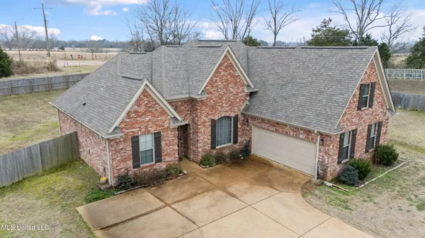 $380,000 | 214 Eagle View Drive, Senatobia, MS 38668