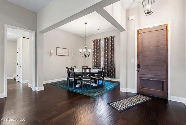 $380,000 | 214 Eagle View Drive, Senatobia, MS 38668