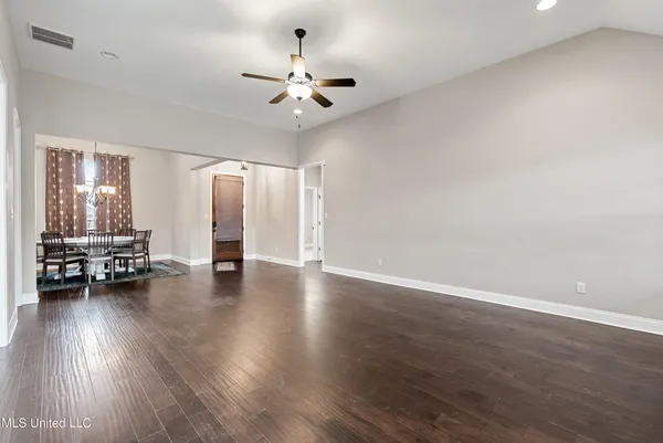 $380,000 | 214 Eagle View Drive, Senatobia, MS 38668