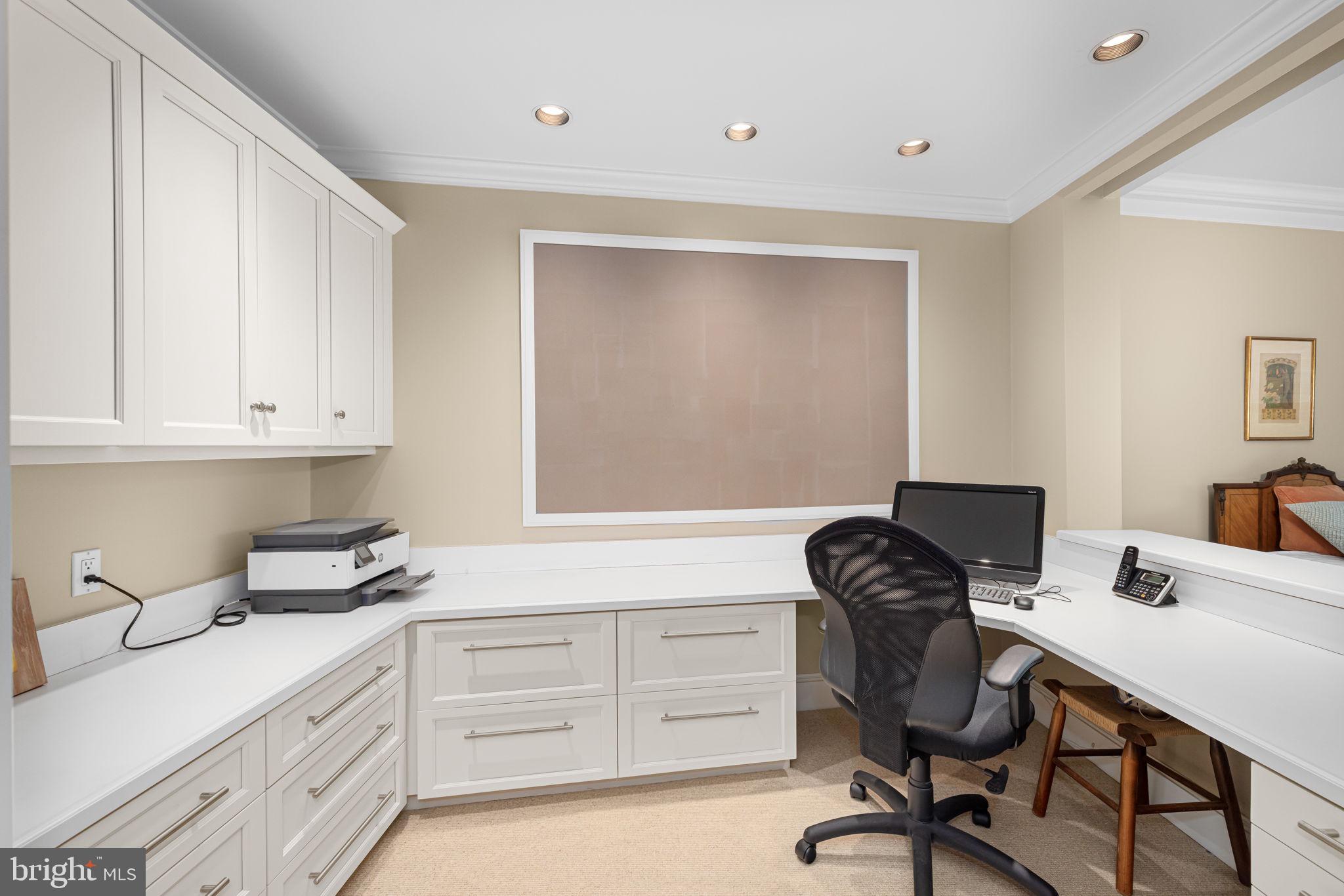 2700 Calvert Street Northwest, Unit 817 Washington, DC 20008 - Photo 38 of 64