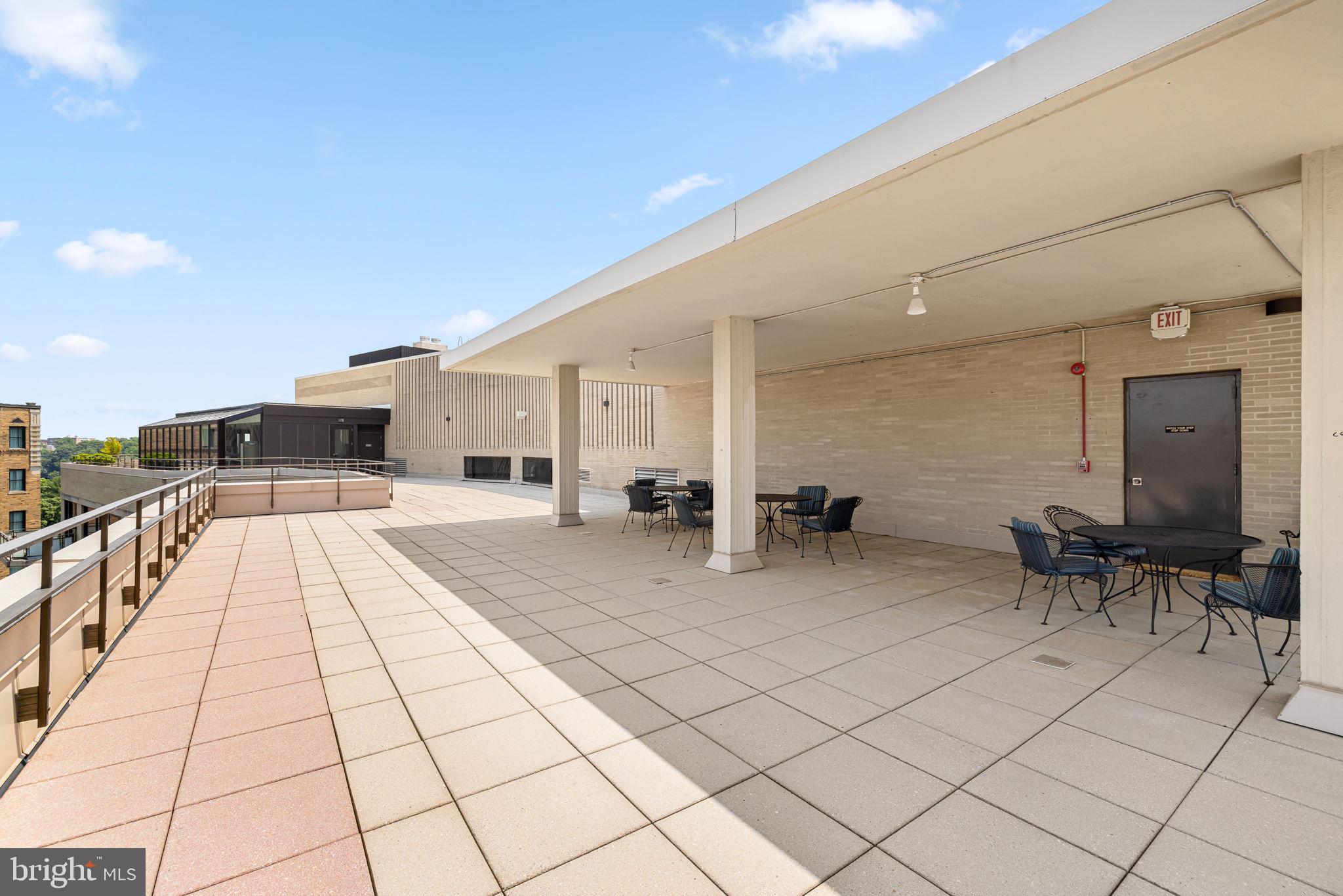 2700 Calvert Street Northwest, Unit 817 Washington, DC 20008 - Photo 53 of 64 a lobby with furniture and a rug