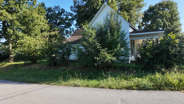 $60,000 | 700 South Main Street, Whitwell, TN 37397