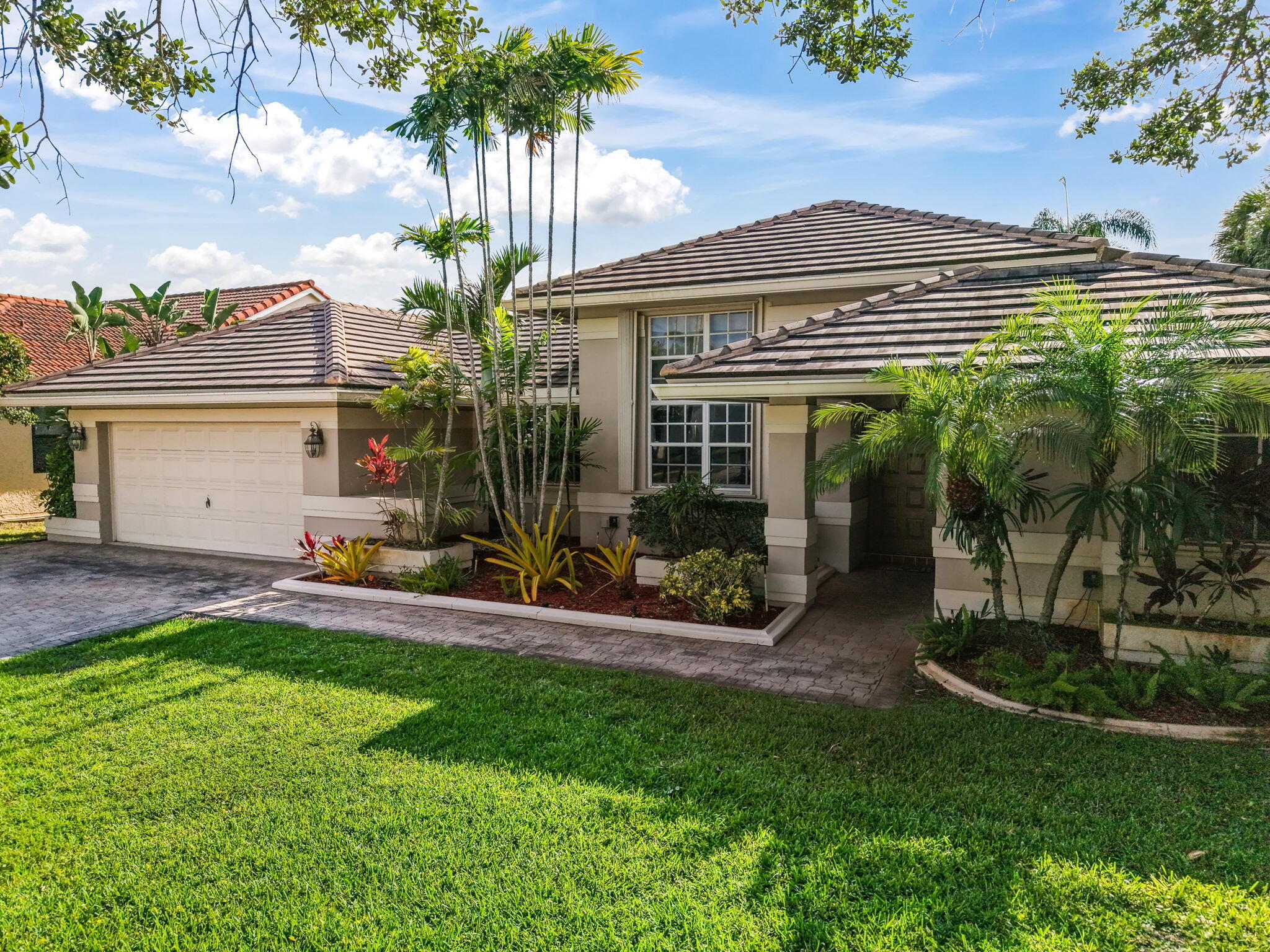 3171 Overlook Road Davie, FL 33328 - Photo 49 of 55 11-web-or-mls-DJI_20260520171432_0188_D