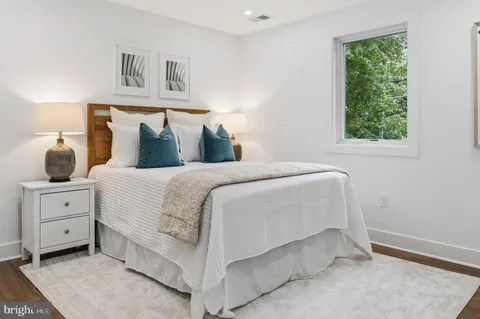 $1,295,000 | 906 Wade Avenue, Rockville, MD 20851