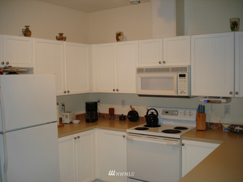 1500 South 18th Street, Unit R 101 Renton, WA 98055 - Photo 4 of 15 Gallery Image 4