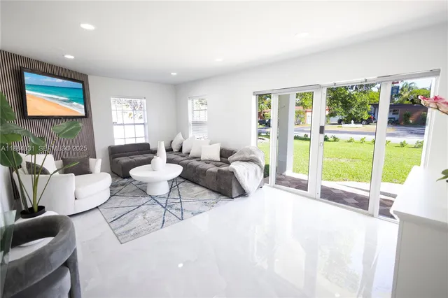 $15,000 | 1435 Grant Street, Hollywood, FL 33020