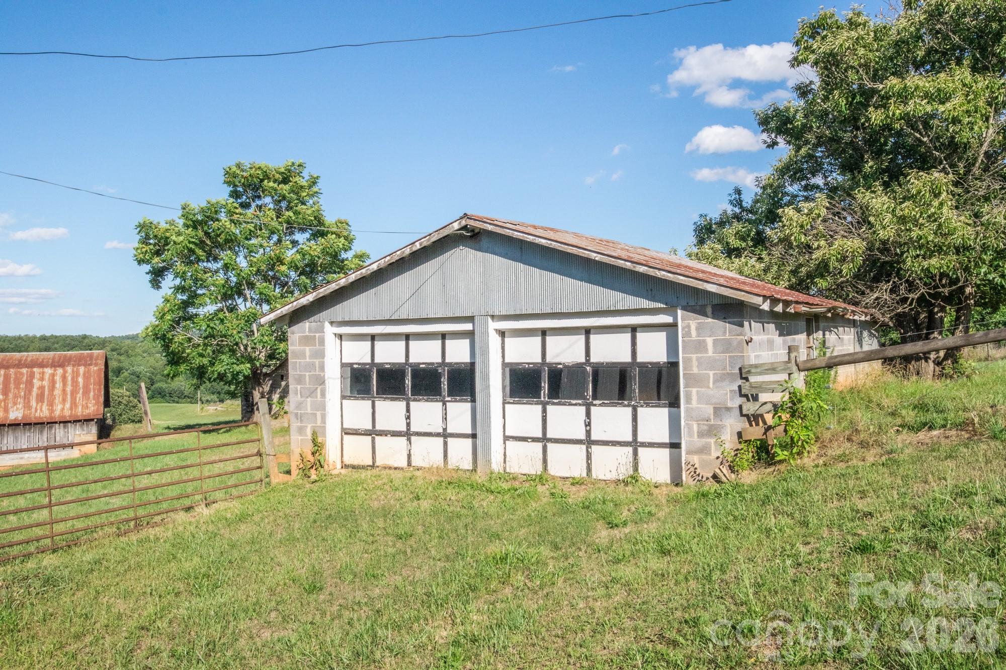 1779 Roundhill Church Road Traphill, NC 28685 - Photo 39 of 42