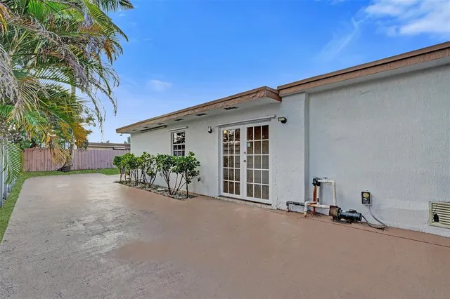 a view of a house with a garage