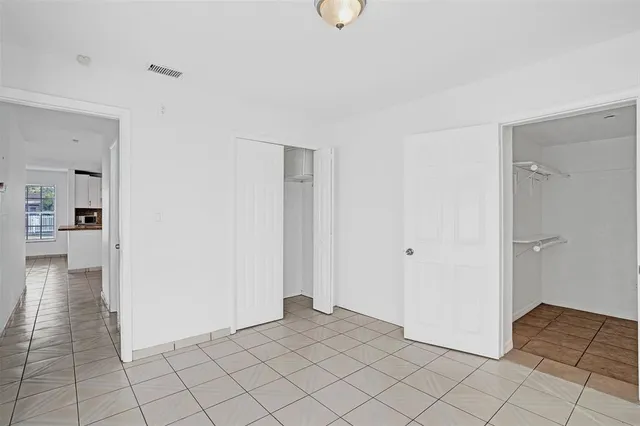 a view of livingroom with furniture