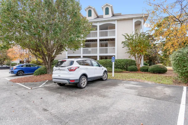 $2,400 | 3350 Club Villas Drive, Unit 305, Southport, NC 28461