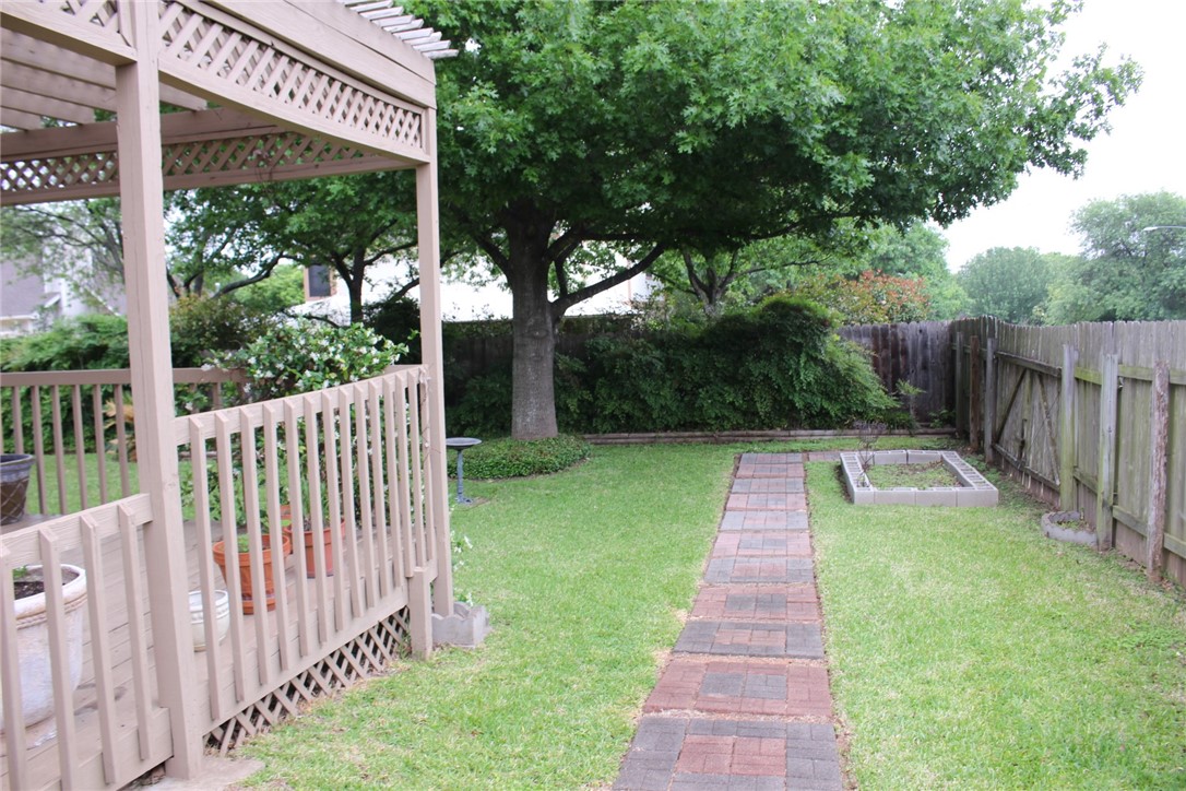 2141 Surrender Avenue Austin, TX 78728 - Photo 38 of 38 a view of backyard with green space