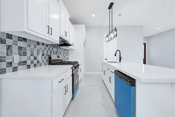 $2,500 | 90 Burress Street, Unit B, Houston, TX 77022