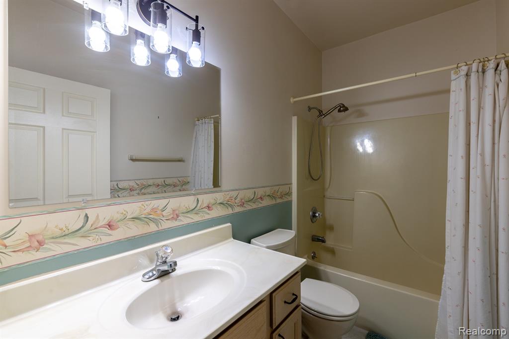 28872 Five Mile Road Livonia, MI 48154 - Photo 21 of 23