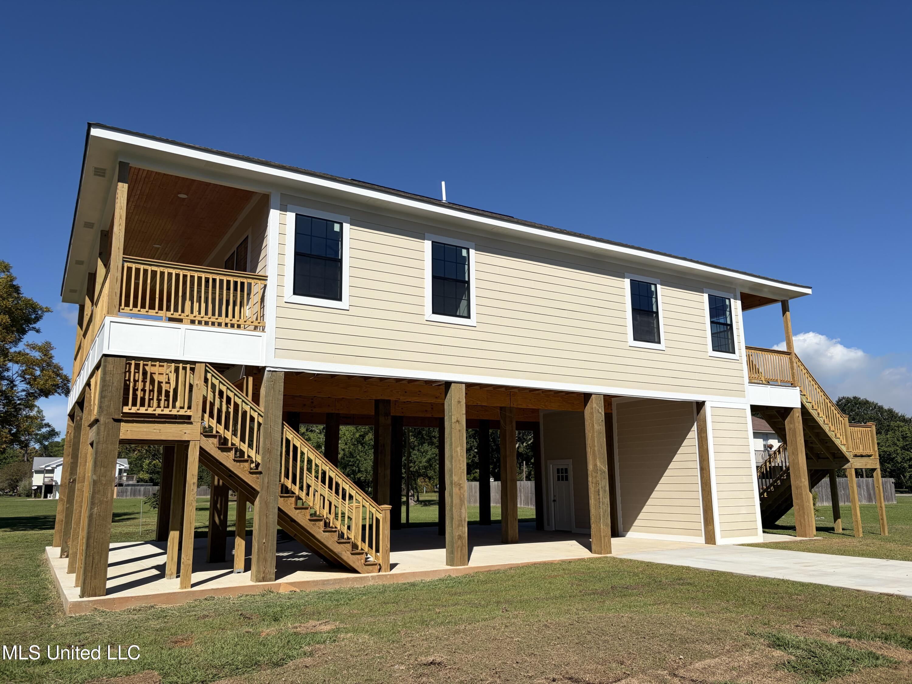 800 12th Street Pascagoula, MS 39567 - Photo 4 of 32 IMG_4138