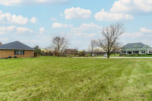 $105,000 | 801 Carolyn Court, Elburn, IL 60119