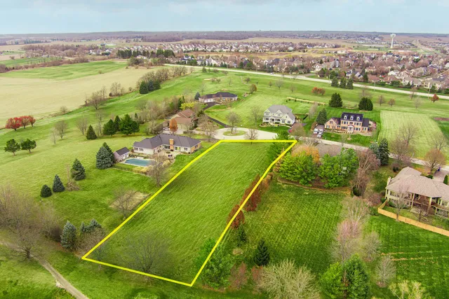 $105,000 | 801 Carolyn Court, Elburn, IL 60119