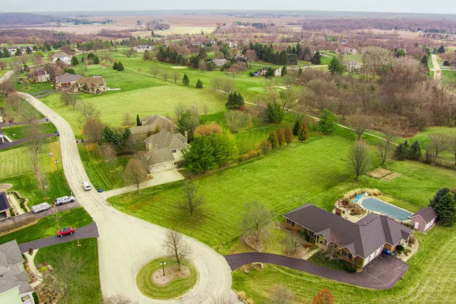 $105,000 | 801 Carolyn Court, Elburn, IL 60119