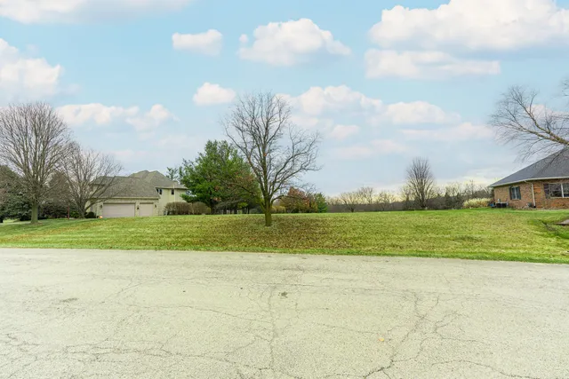 $105,000 | 801 Carolyn Court, Elburn, IL 60119