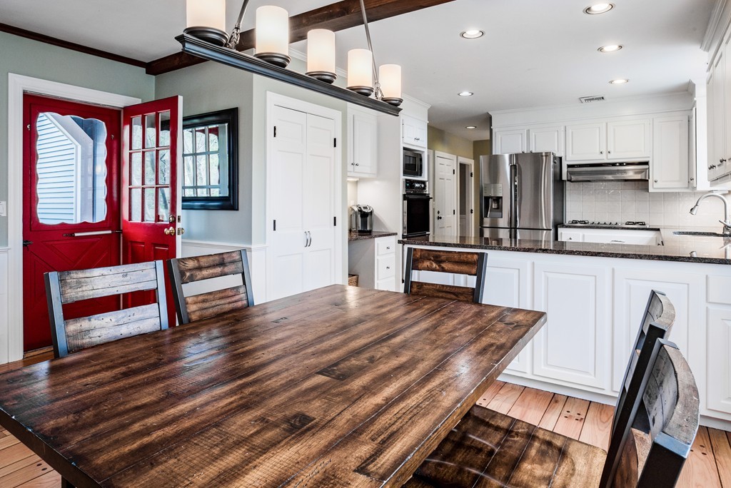 18 Suffolk Road Sudbury, MA 01776 - Photo 7 of 30 Gallery Image 7