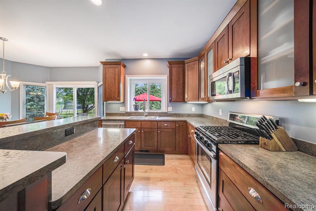 1171 Riverside Street Milford, MI 48381 - Photo 5 of 31