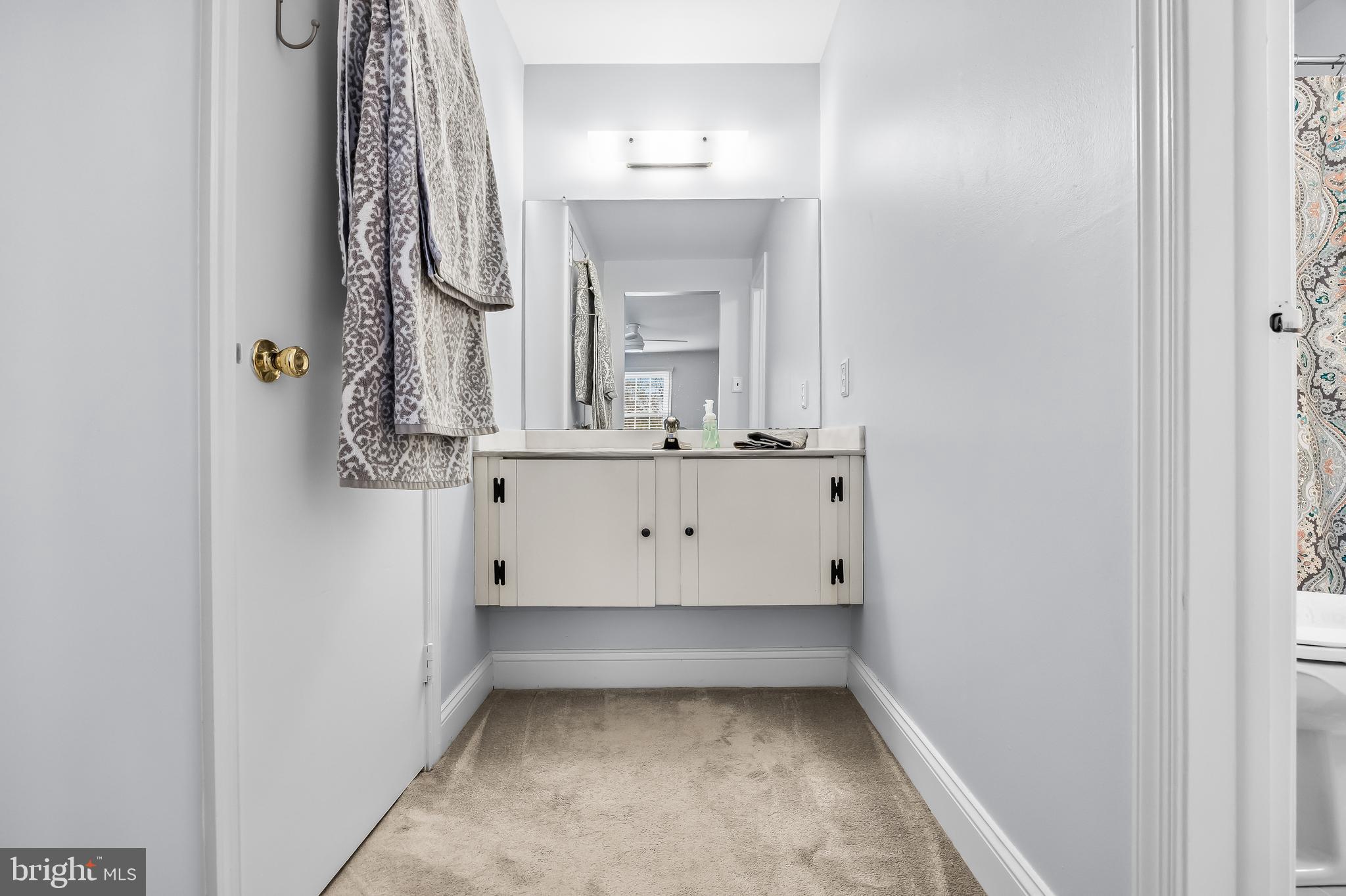 207 Farmington Road Delran, NJ 08075 - Photo 23 of 30 a view of a hallway with chandelier
