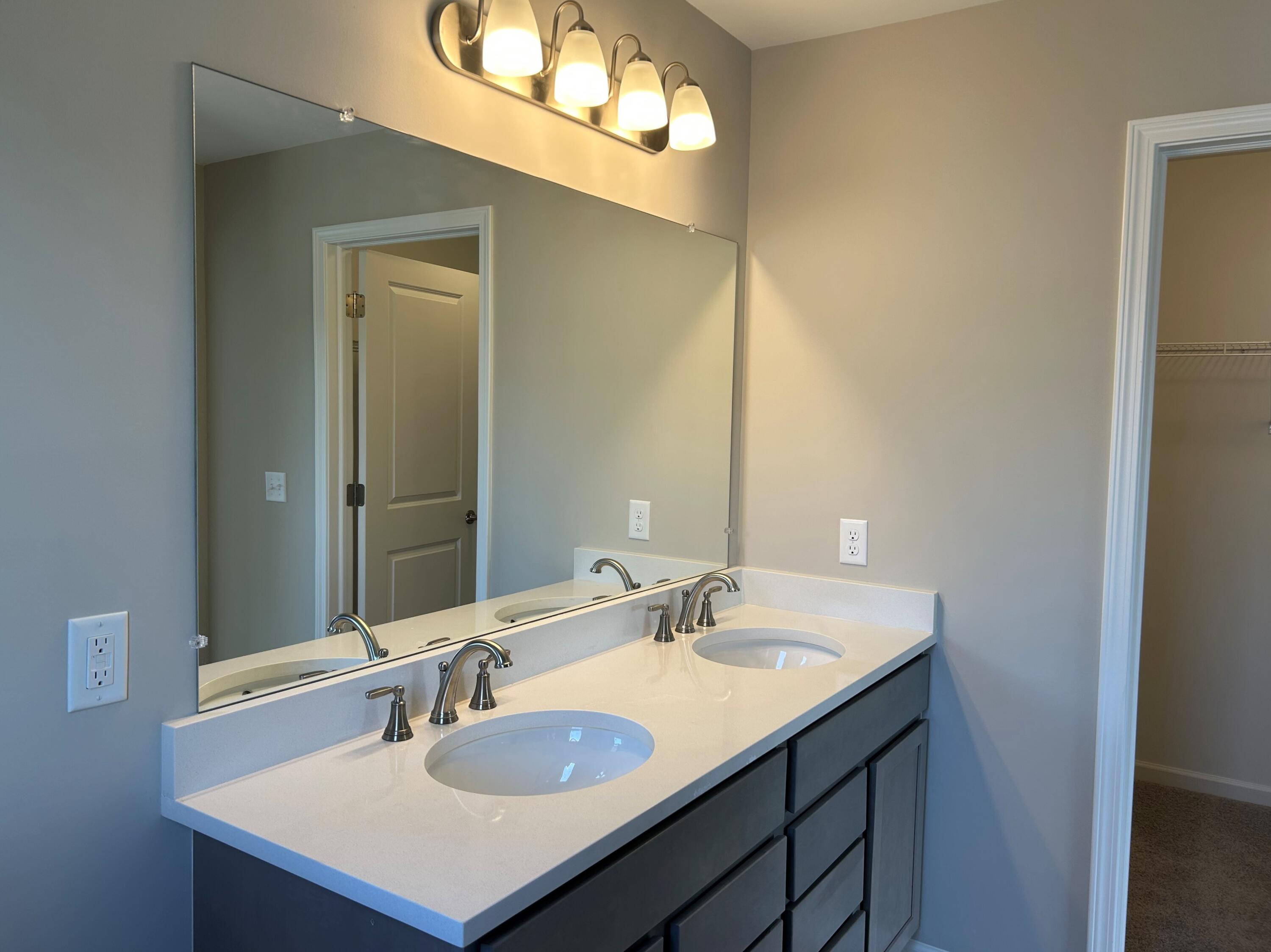 2924 Sheridan Circle, Unit 57 Jackson, MI 49201 - Photo 15 of 27 primary bathroom