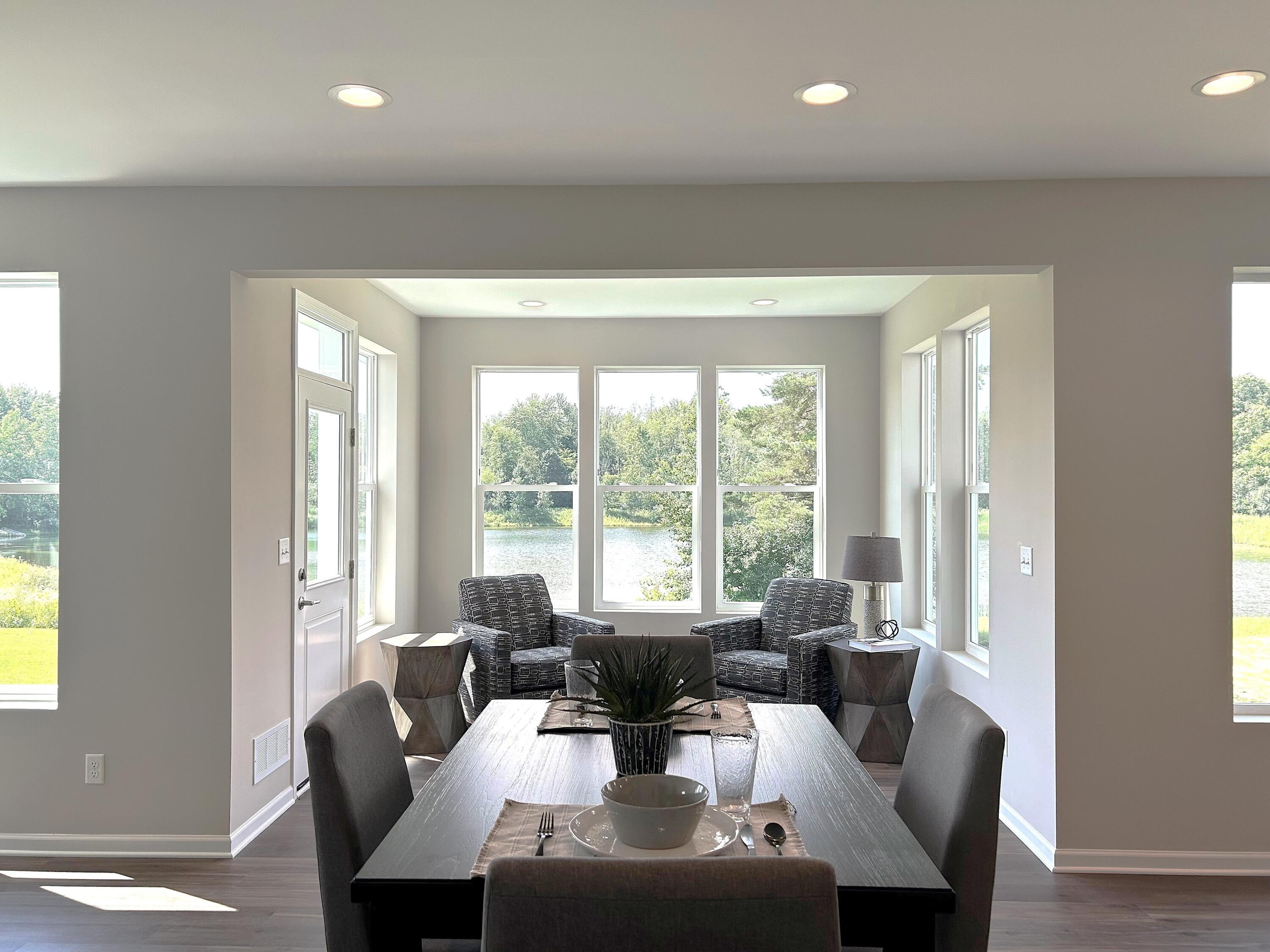2924 Sheridan Circle, Unit 57 Jackson, MI 49201 - Photo 7 of 27 dining area sunroom