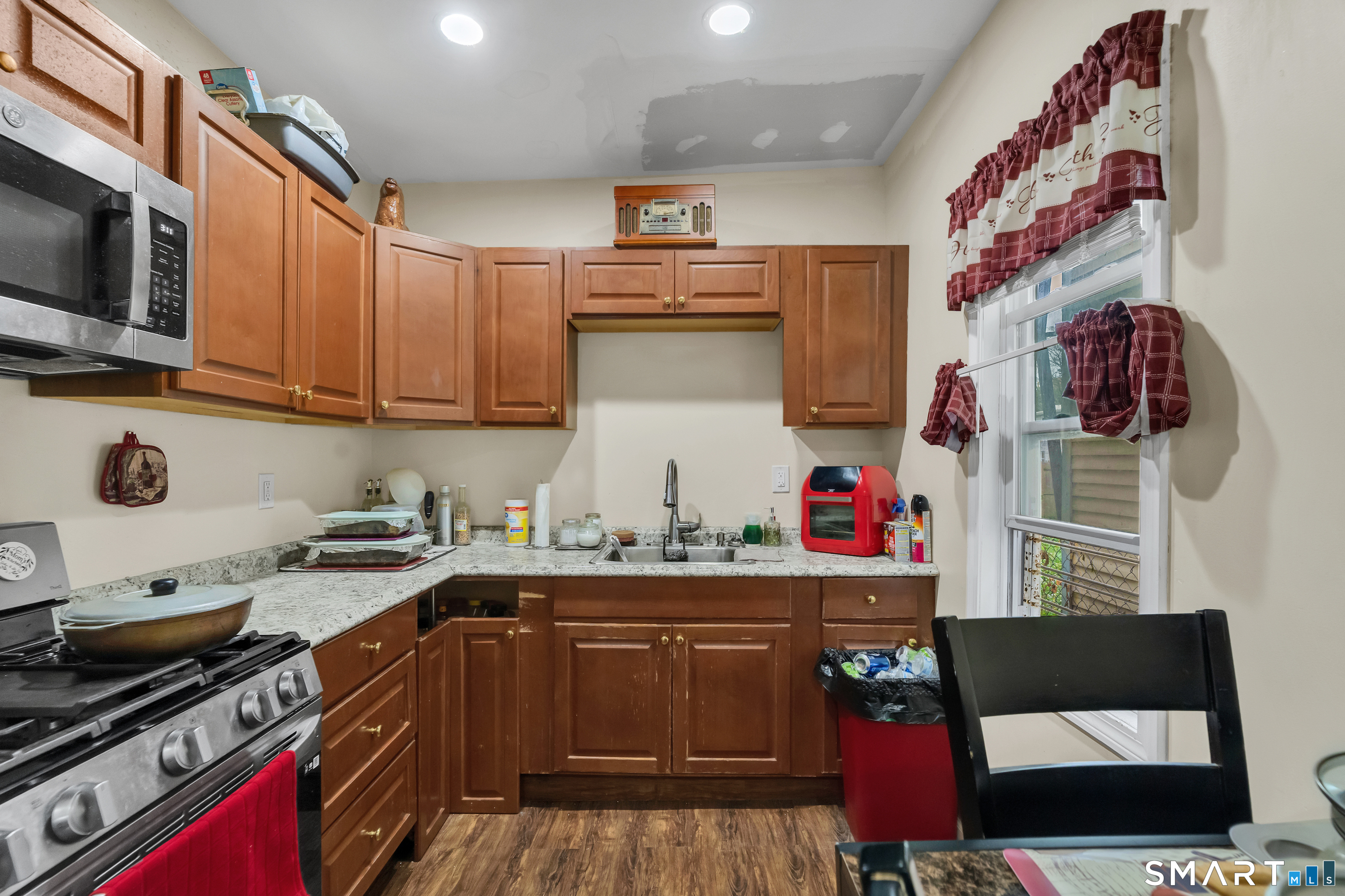 644-646 Maple Street Bridgeport, CT 06608 - Photo 23 of 40