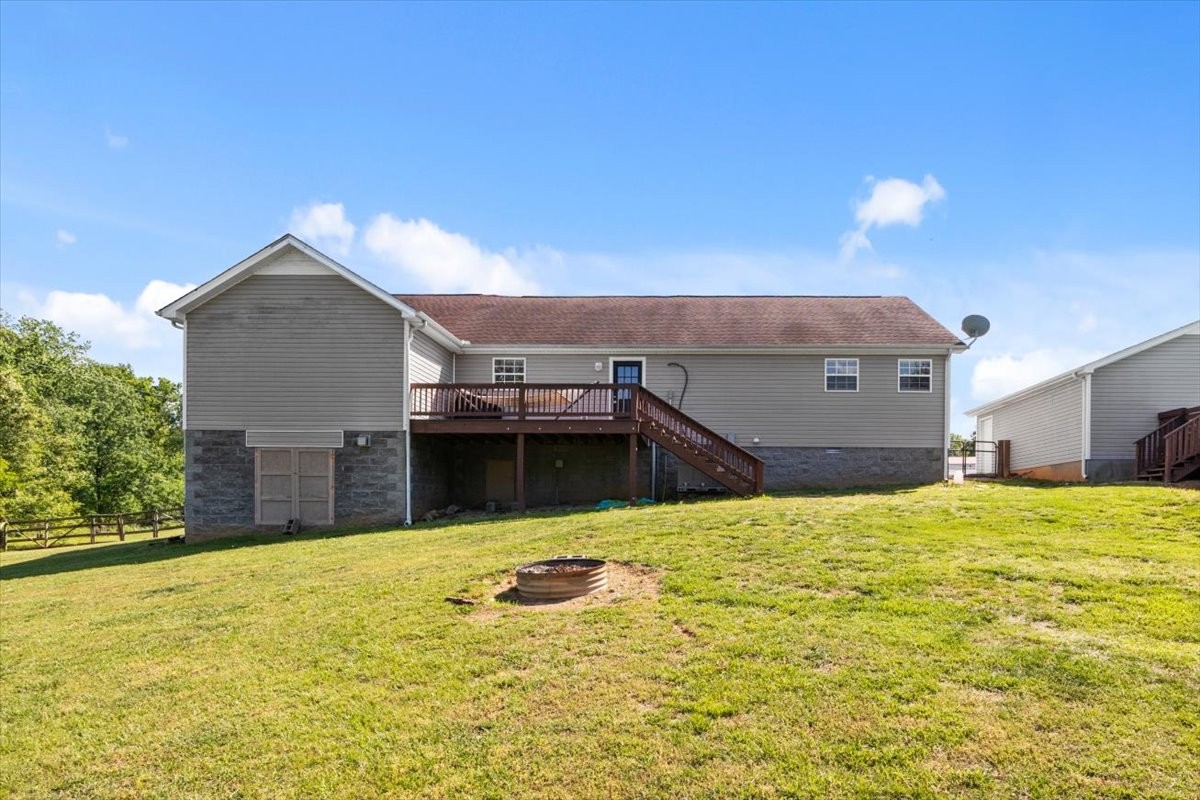 109 Bessie Clark Road Erin, TN 37061 - Photo 41 of 43 a swimming pool with mountain view