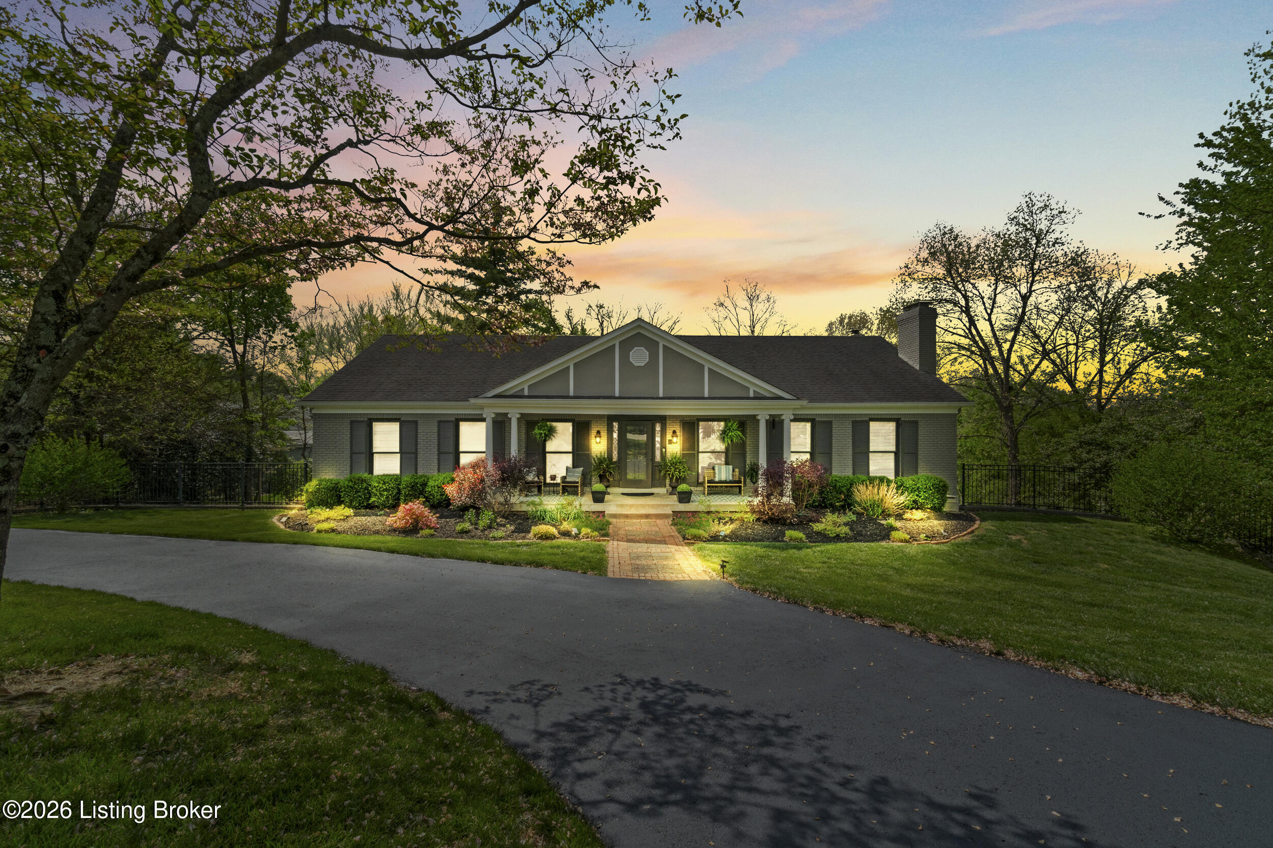 6217 Innes Trace Road Louisville, KY 40222 - Photo 2 of 64 front twilight