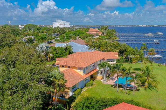 $22,500 | 901 Southeast Riverside Drive, Stuart, FL 34994