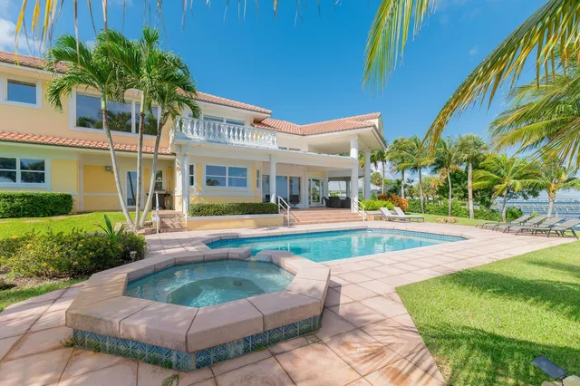 $22,500 | 901 Southeast Riverside Drive, Stuart, FL 34994