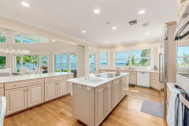 $22,500 | 901 Southeast Riverside Drive, Stuart, FL 34994