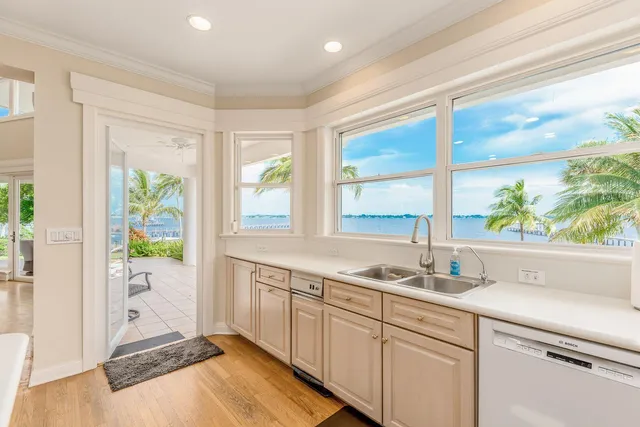 $22,500 | 901 Southeast Riverside Drive, Stuart, FL 34994