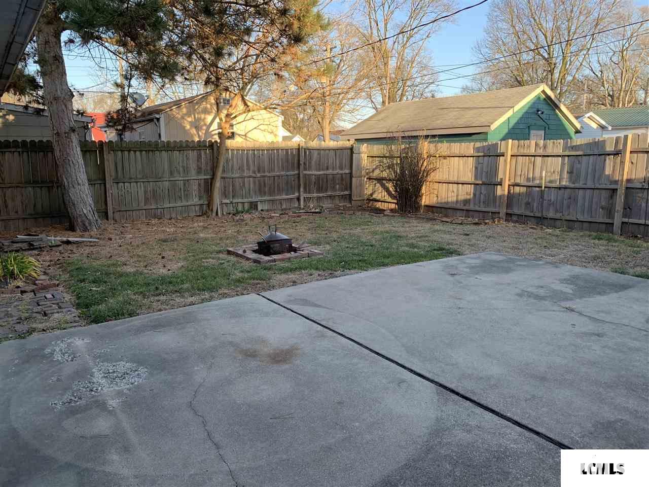 702 Decatur Street Lincoln, IL 62656 - Photo 19 of 20 Gallery Image 19