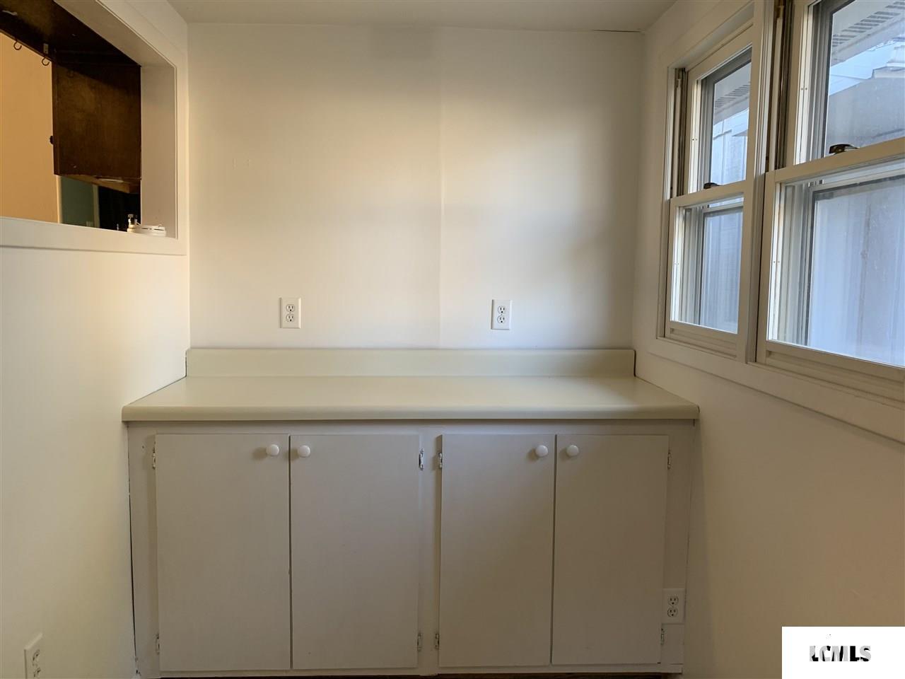 702 Decatur Street Lincoln, IL 62656 - Photo 9 of 20 Gallery Image 9