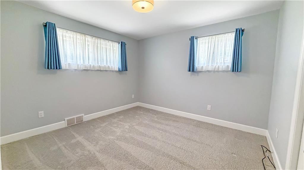 39 Greenview Drive McKees Rocks, PA 15136 - Photo 16 of 33