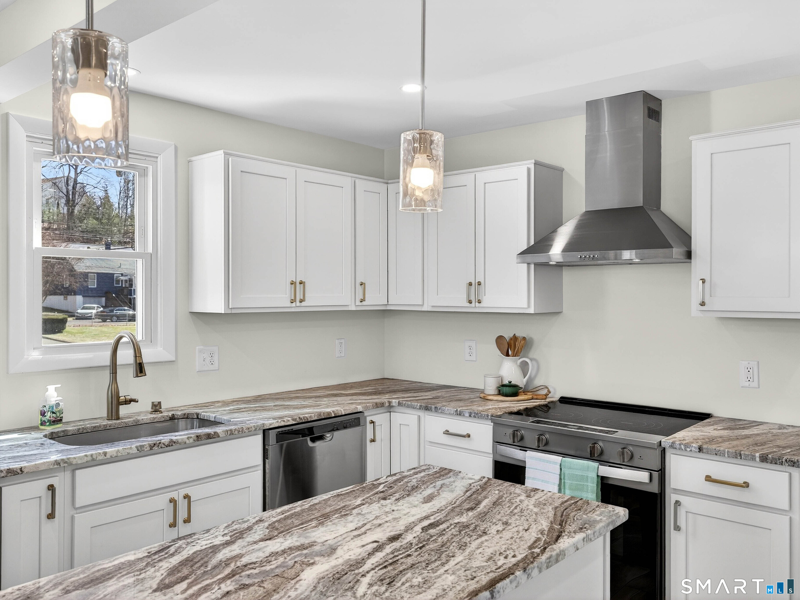 24 Grove Avenue Wolcott, CT 06716 - Photo 12 of 38