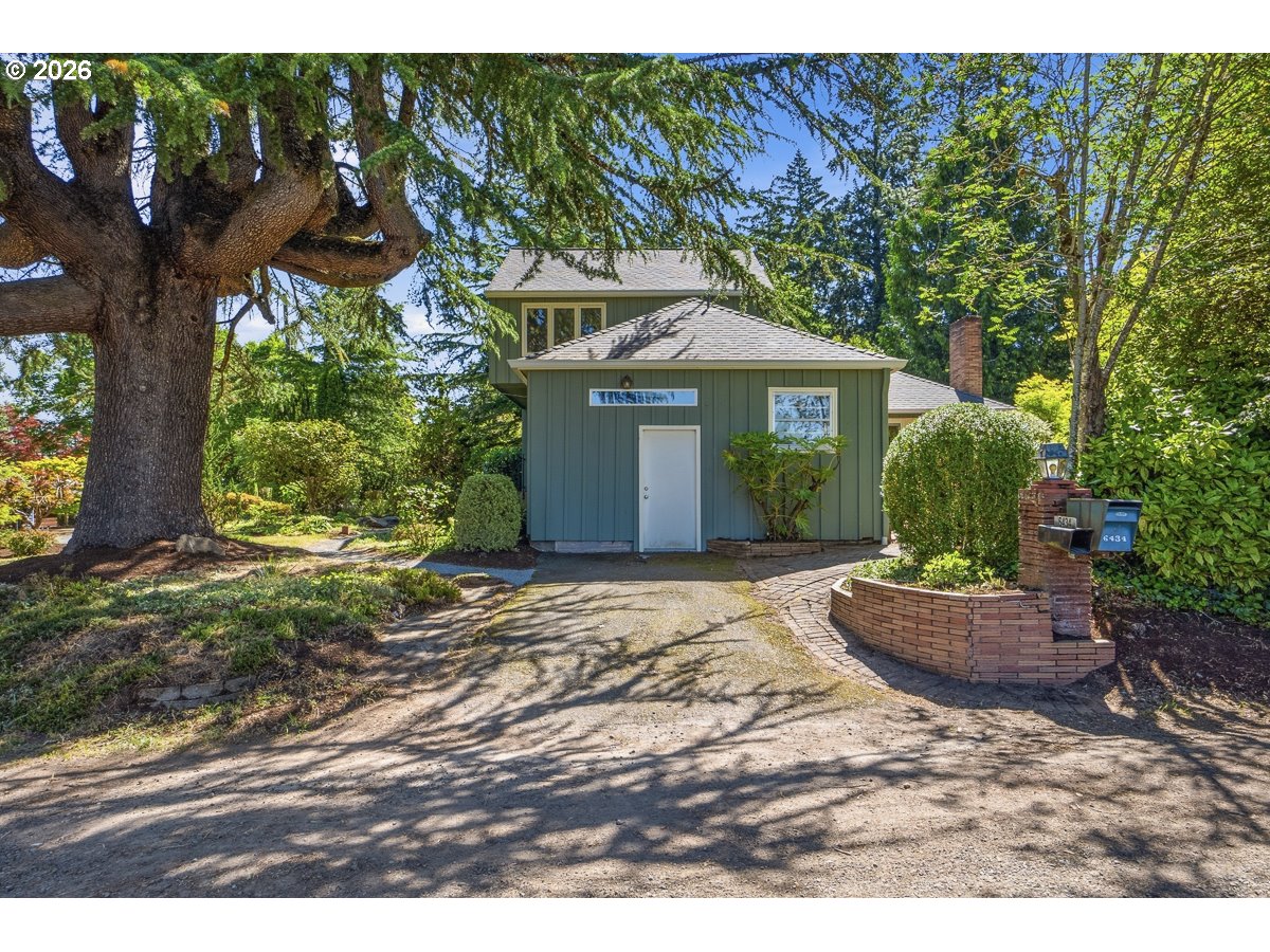 6434 Southwest Brugger Street Portland, OR 97219 - Photo 25 of 40 Gallery Image 25