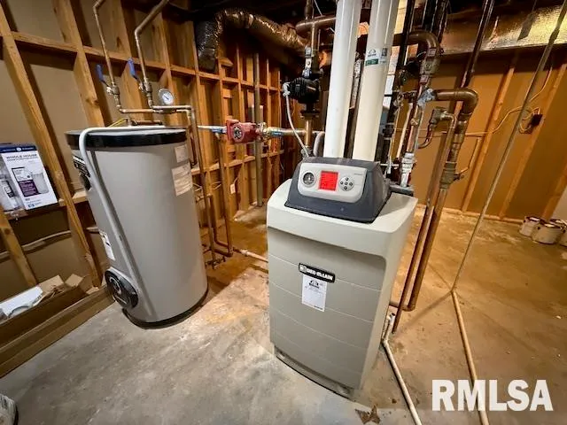 $360,000 | 1 Marty Lane, Macomb, IL 61455