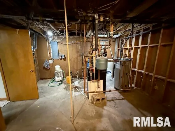 $355,999 | 1 Marty Lane, Macomb, IL 61455